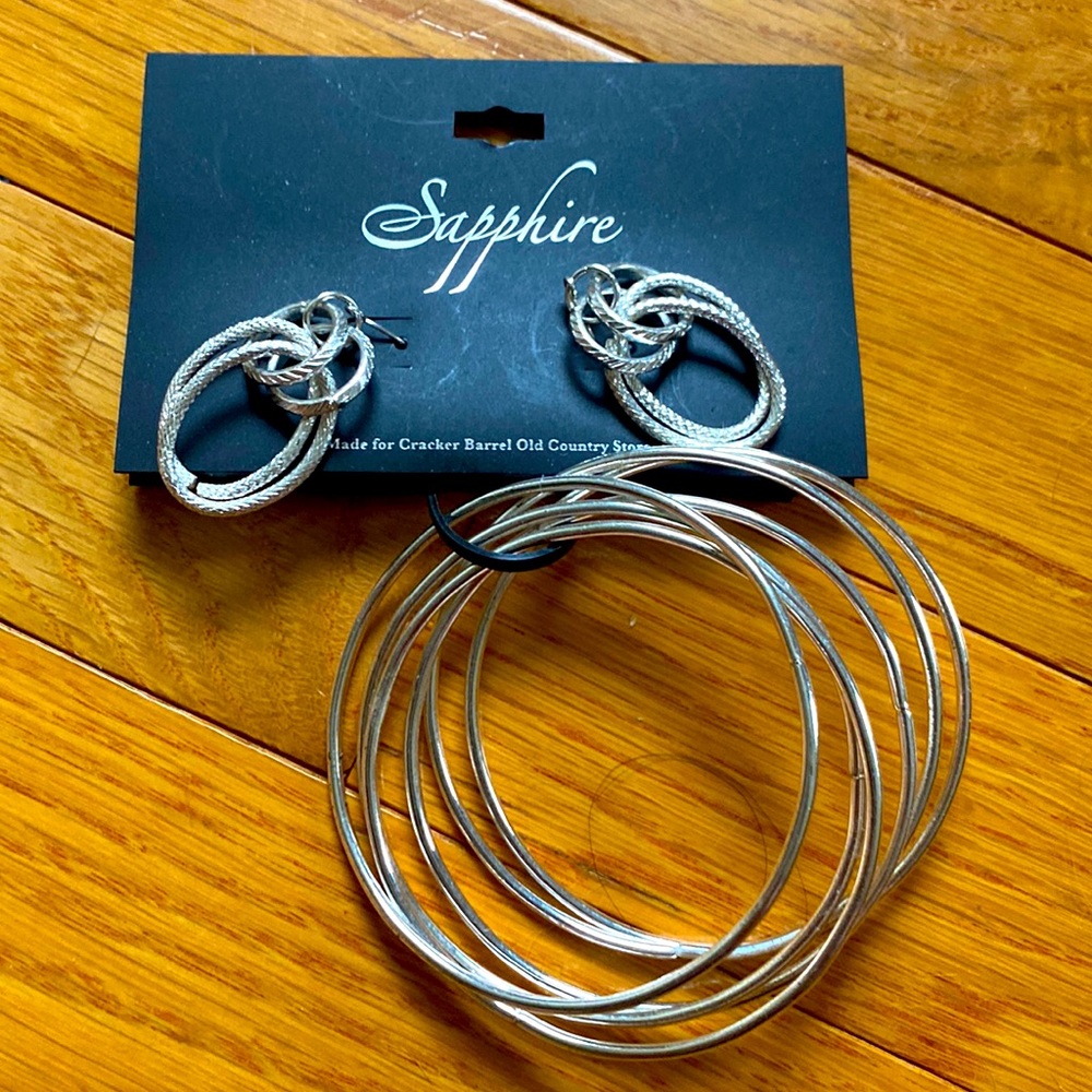 Womans earing/bracelet set….NEVER worn